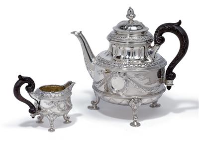 A teapot and milk jug from Vienna, - Stříbro