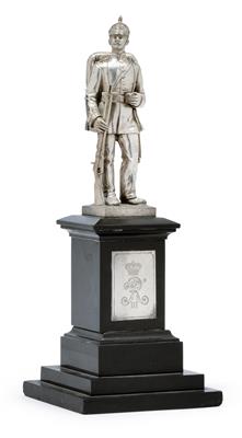 Statuette eines preussischen Infanteristen, - Silber und Russisches Silber