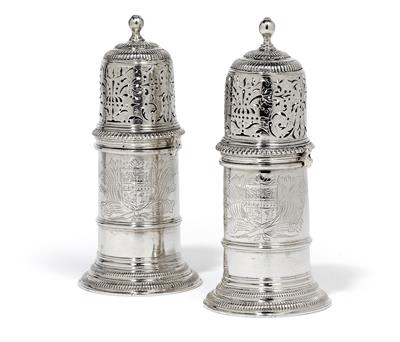 A pair of Queen Anne sugar caster from London, - Silver