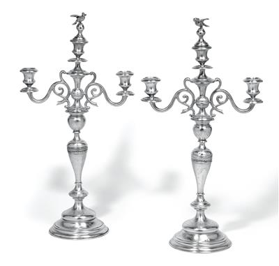 Paar Wiener dreiflammige Kerzenleuchter, - Silber und Russisches Silber