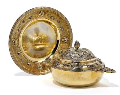 A lidded bowl with coaster, from Paris, - Argenti