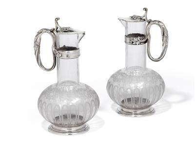 A pair of wine pitchers from Paris - Silver and Russian Silver