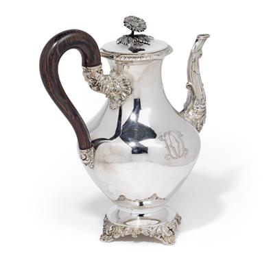 A coffeepot from Paris, - Stříbro a Ruské stříbro