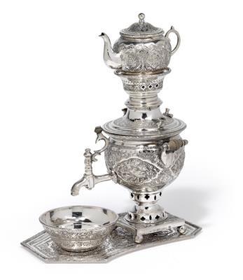 Persischer Miniatursamovar mit Teekännchen und Schale, - Silber und Russisches Silber