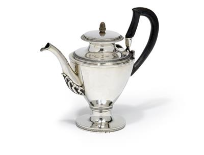 An Empire Period teapot, - Stříbro a Ruské stříbro