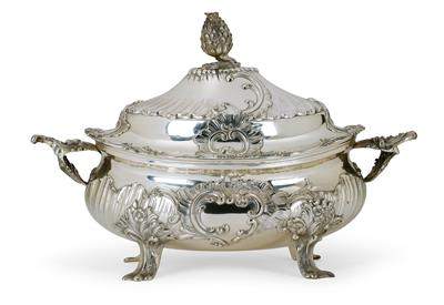 A Covered Tureen in Rococo Style from Germany, - Stříbro a Ruské stříbro