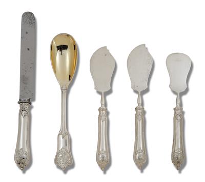 Emperor William II - 4 Serving Pieces and 1 Knife from the So-Called Rococo Service, - Stříbro a Ruské stříbro