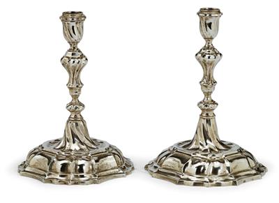 A Pair of Candleholders from Augsburg, - Argenti e Argenti russo