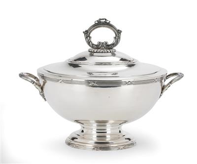 A Covered Tureen from Italy, - Stříbro a ruské stříbro