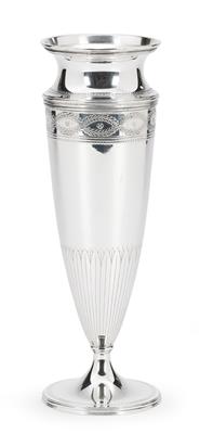 A Vase by Tiffany, - Stříbro a ruské stříbro