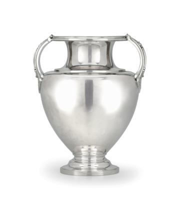 A Large Vase by Buccellati, - Stříbro