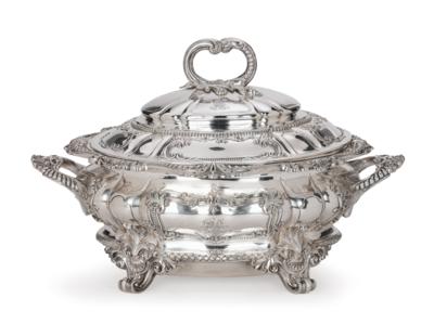 A Victorian Lidded Tureen from London, - Argenti