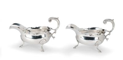 A Pair of George II Gravy Boats from London, - Argenti