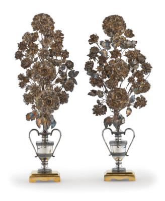 A Pair of Large Neapolitan Vases with Flowers, - Argenti