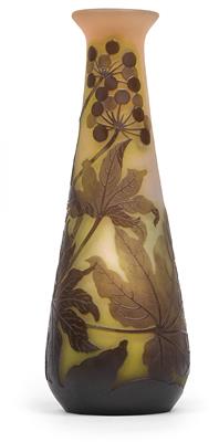 Vase decorated with berry branches, - Stile Liberty e arte applicata del XX secolo