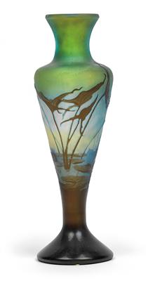 Vase decorated with a pond landscape, - Jugendstil and 20th Century Arts and Crafts