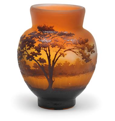 A vase decorated with a lake landscape, - Secese a umění 20. století