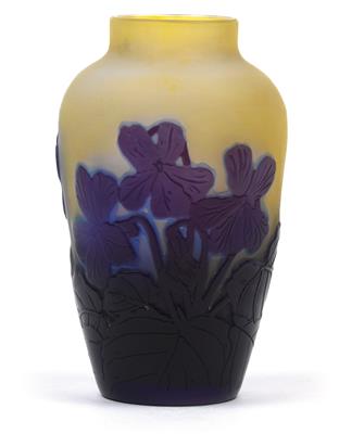 A small vase decorated with violets, - Jugendstil e arte applicata del XX secolo