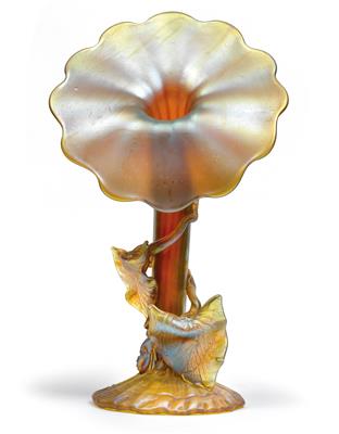 Vase in Form einer Blume, - Jugendstil und Kunsthandwerk des 20. Jahrhunderts