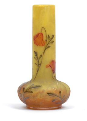 A small Daum vase with poppies, - Secese a umění 20. století