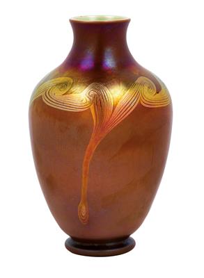 A Louis Comfort Tiffany vase, - Secese a umění 20. století