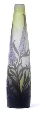 An overlaid and etched glass vase with butterfly bush by Gallé, - Jugendstil and 20th Century Arts and Crafts