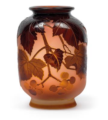 Vase mit Traubenranken, - Jugendstil und angewandte Kunst des 20. Jahrhunderts