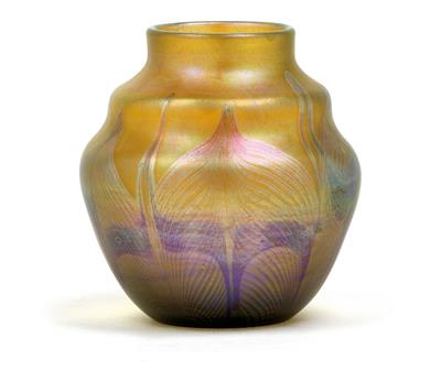 A vase by Louis Comfort Tiffany, - Secese a umění 20. století