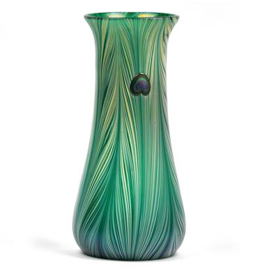 Vase mit Pfauenaugen, - Jugendstil und angewandte Kunst des 20. Jahrhunderts