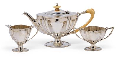A three-piece tea service by Edward Barnard & Sons Ltd., - Secese a umění 20. století