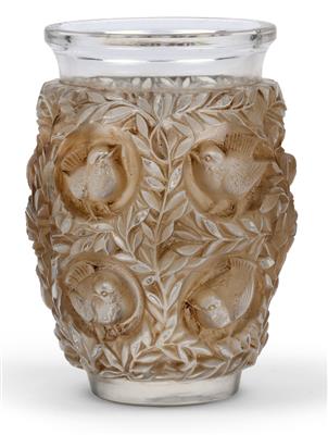 A René Lalique moulded “Bagatelle” vase, - Jugendstil e arte applicata del XX secolo