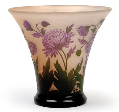 A Bohemian overlaid and etched glass vase, - Secese a umění 20. století