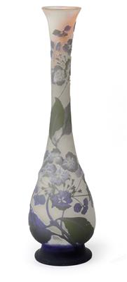 An overlaid and etched glass vase by Gallé, - Jugendstil e arte applicata del XX secolo