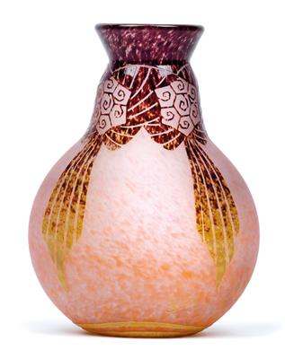 A moulded “Draperies” vase by Verrerie Schneider, - Jugendstil e arte applicata del XX secolo