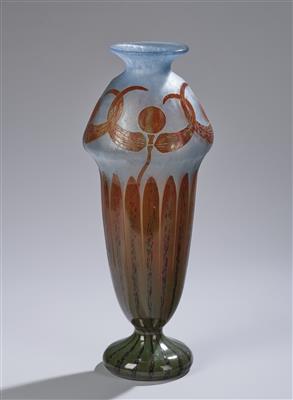 A moulded “Libellules” vase by Verrerie Schneider, - Jugendstil e arte applicata del XX secolo