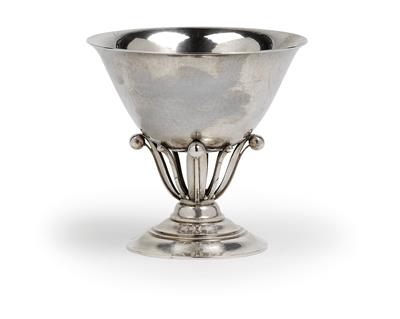 Johan Rohde (1856-1935), small centrepiece, designed in c. 1920, executed by Georg Jensen, Copenhagen, after 1945, - Jugendstil and 20th Century Arts and Crafts