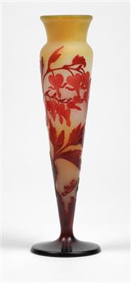 A vase with “bleeding hearts”, Emile Gallé, Nancy, c. 1910 - Jugendstil e arte applicata del XX secolo