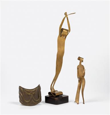 Eugen Mayer, two standing figurines and one bracelet, Kunstgewerbeschule des Österreichischen Museums für Kunst und Industrie, Vienna, c. 1925 - Secese a umění 20. století