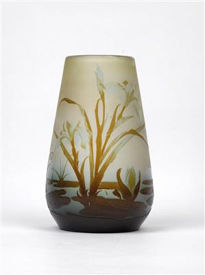 A vase with water lilies, Emile Gallé, Nancy, c. 1910 - Secese a umění 20. století