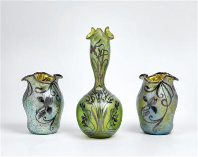 Vasenpaar und Vase mit galvanoplastischem Silberdekor, Johann Lötz Witwe, Klostermühle, 1900/01 - Jugendstil und Kunsthandwerk des 20. Jahrhunderts