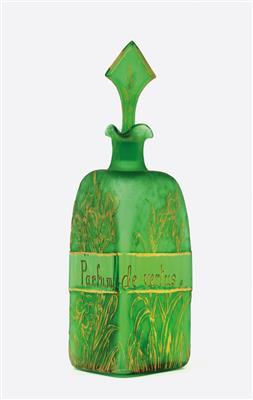 A large perfume bottle with lily decor: Parfum de vertus, Daum, Nancy, c. 1895 - Secese a umění 20. století