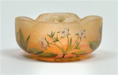 A bowl with apple blossoms, Daum, Nancy, c. 1910/15 - Secese a umění 20. století