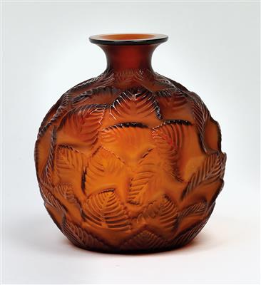 A vase “Ormeaux”, René Lalique, Wingen-sur-Moder, designed on 30 December 1926 - Jugendstil and 20th Century Arts and Crafts