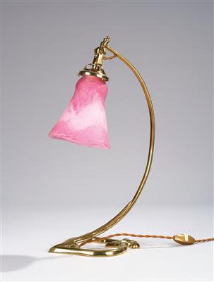 A table lamp with lampshade by Daum, Nancy, c. 1925 - Jugendstil e arte applicata del XX secolo