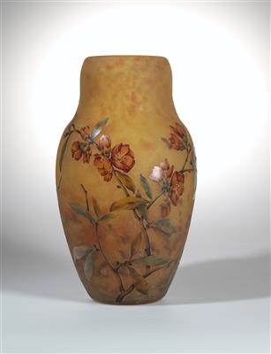 A vase “cognassier en fleurs”, Daum, Nancy, c. 1905–10 - Secese a umění 20. století