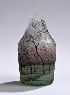A vase with wooded landscape, Daum, Nancy, c. 1910 - Secese a umění 20. století