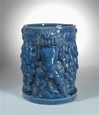 A wine cooler, Michael Powolny (?), WK model number: 331, designed c. 1911/12, executed by Vereinigte Wiener und Gmundner Keramik, 1913–19 - Secese a umění 20. století