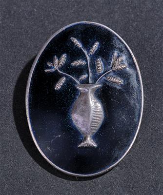 A brooch featuring a vase with flowers, in the manner of Vally Wieselthier and Dagobert Peche, Wiener Werkstätte, c. 1920 - Secese a umění 20. století