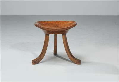 A three-legged “Egyptian stool”, cf. Adolf Loos, item commissioned to Josef Veilich; model: stool, Liberty & Co., London, 1884-1907 - Secese a umění 20. století