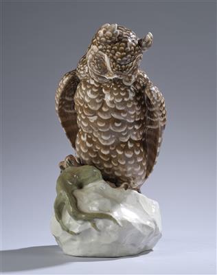 An owl perched on a rock, model number: 8272, executed by Riessner, Stellmacher & kettle, c. 1905 - Secese a umění 20. století